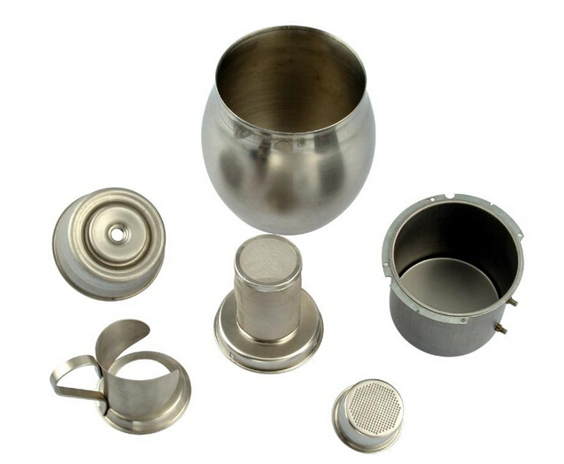 在不銹鋼工件鈍化前要是工件外表有油污、有銹斑等污漬，應(yīng)對其工件進(jìn)行清洗，然后再對工件進(jìn)行除油脫脂